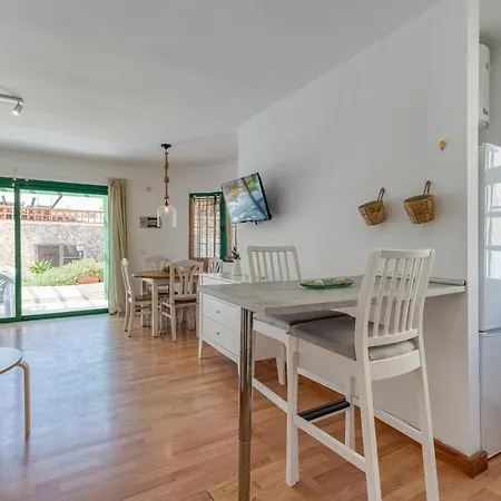 Homeforguest With Pool And Terrace 1 Min From The * Corralejo