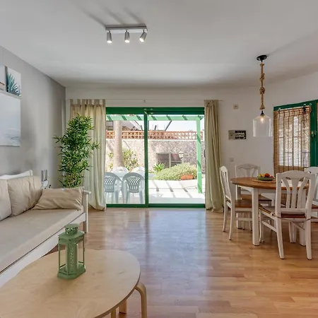 Homeforguest With Pool And Terrace 1 Min From The Apartment Corralejo