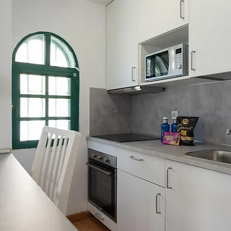 Homeforguest With Pool And Terrace 1 Min From The Apartment *