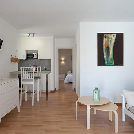 Apartment Homeforguest With Pool And Terrace 1 Min From The