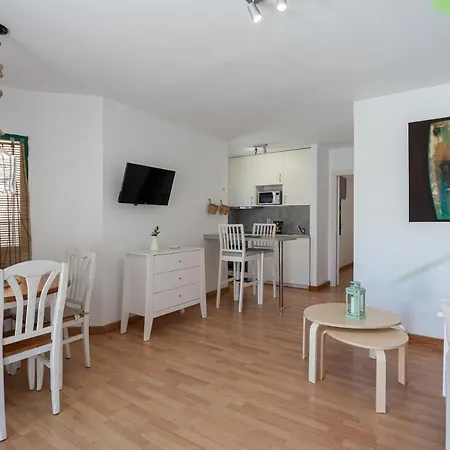 Homeforguest With Pool And Terrace 1 Min From The