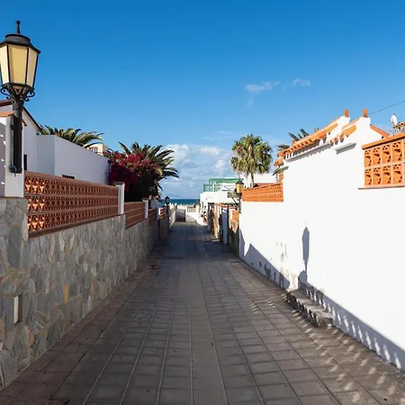 Apartment Homeforguest With Pool And Terrace 1 Min From The *