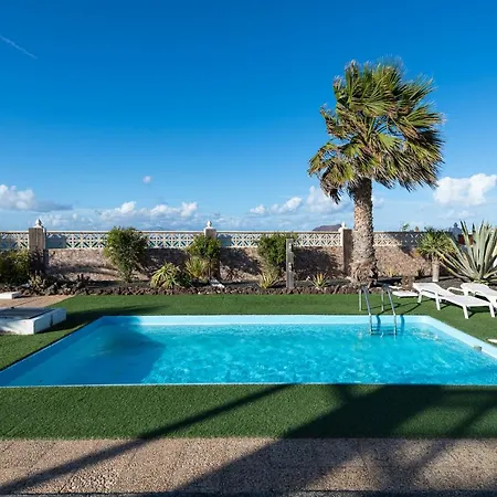 Apartment Homeforguest With Pool And Terrace 1 Min From The *
