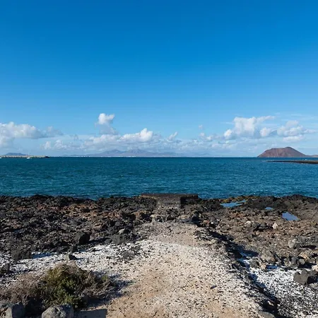Homeforguest With Pool And Terrace 1 Min From The * Corralejo
