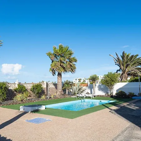 Homeforguest With Pool And Terrace 1 Min From The Apartment