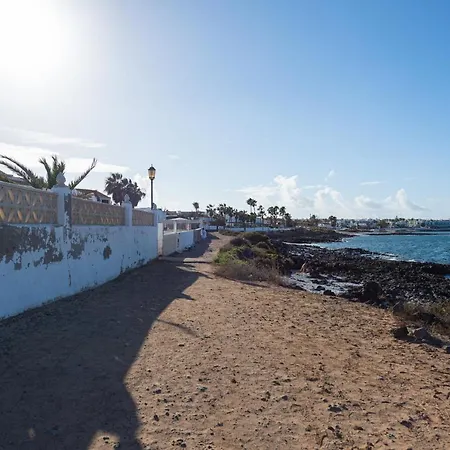 Homeforguest With Pool And Terrace 1 Min From The Apartment *
